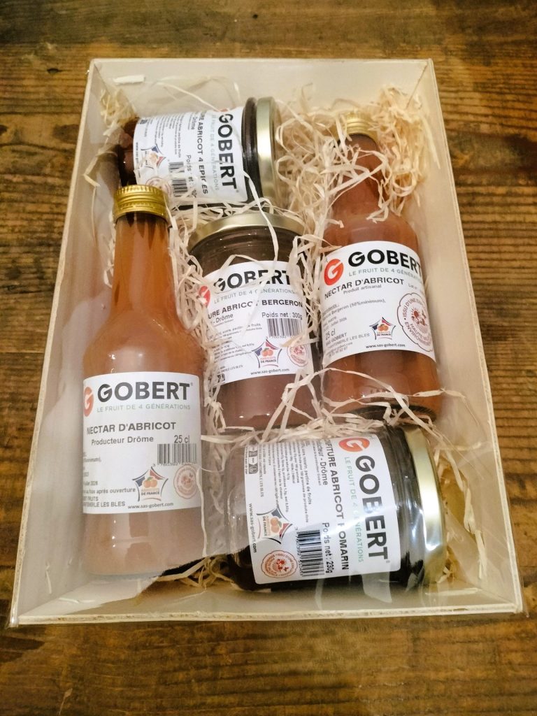 Coffret cadeau dégustation composé de prosuits abricot Gobert